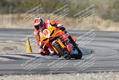 media/Dec-01-2025-Moto Forza (Mon) [[2daa91e15f]]/1-Advanced Group/Session 3 (Turn 3)/